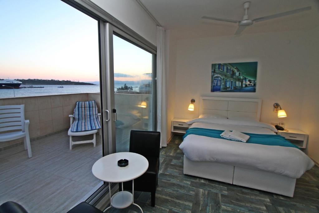 Larimar Boutique Hotel Кешме Экстерьер фото