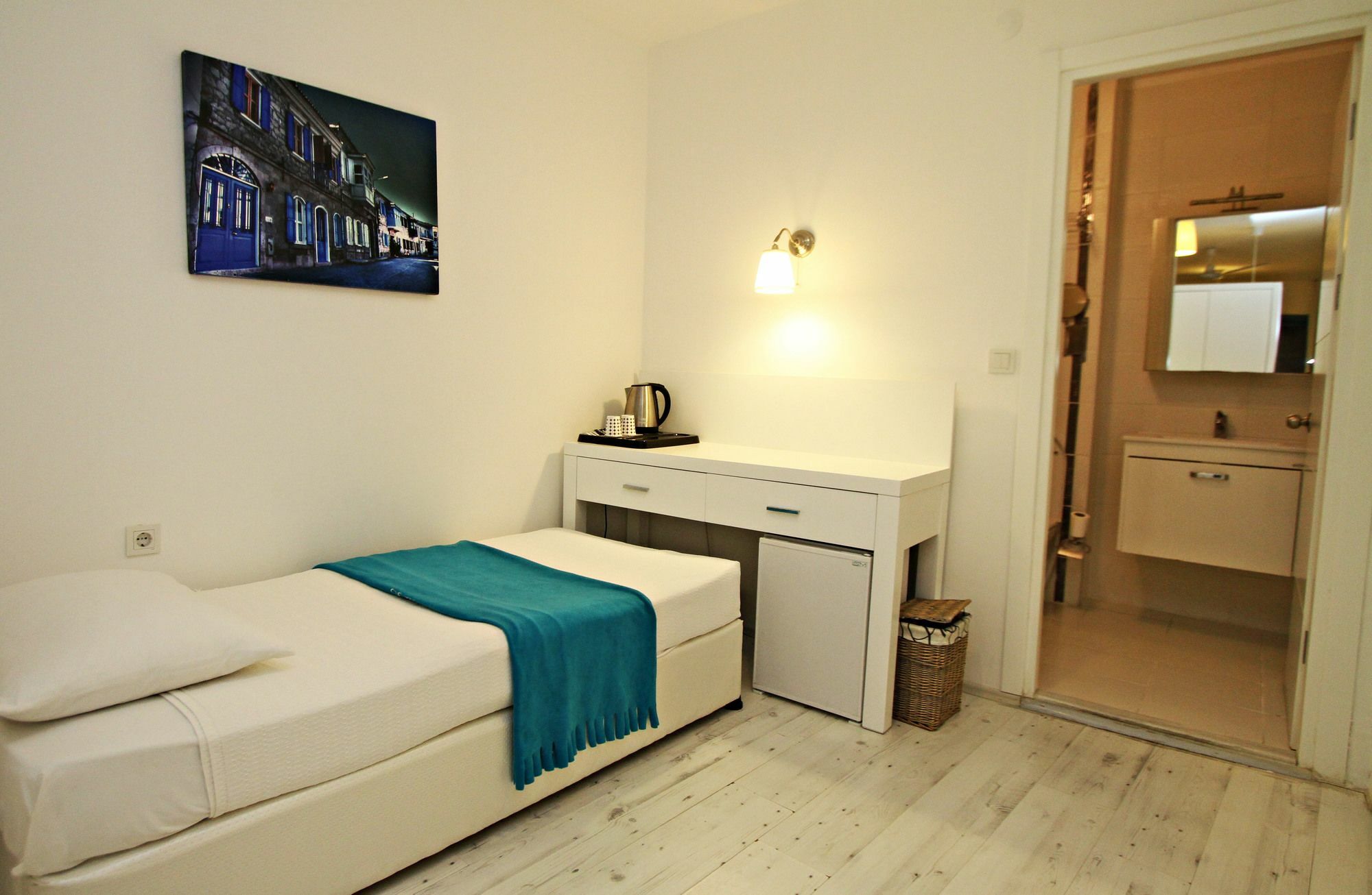Larimar Boutique Hotel Кешме Экстерьер фото