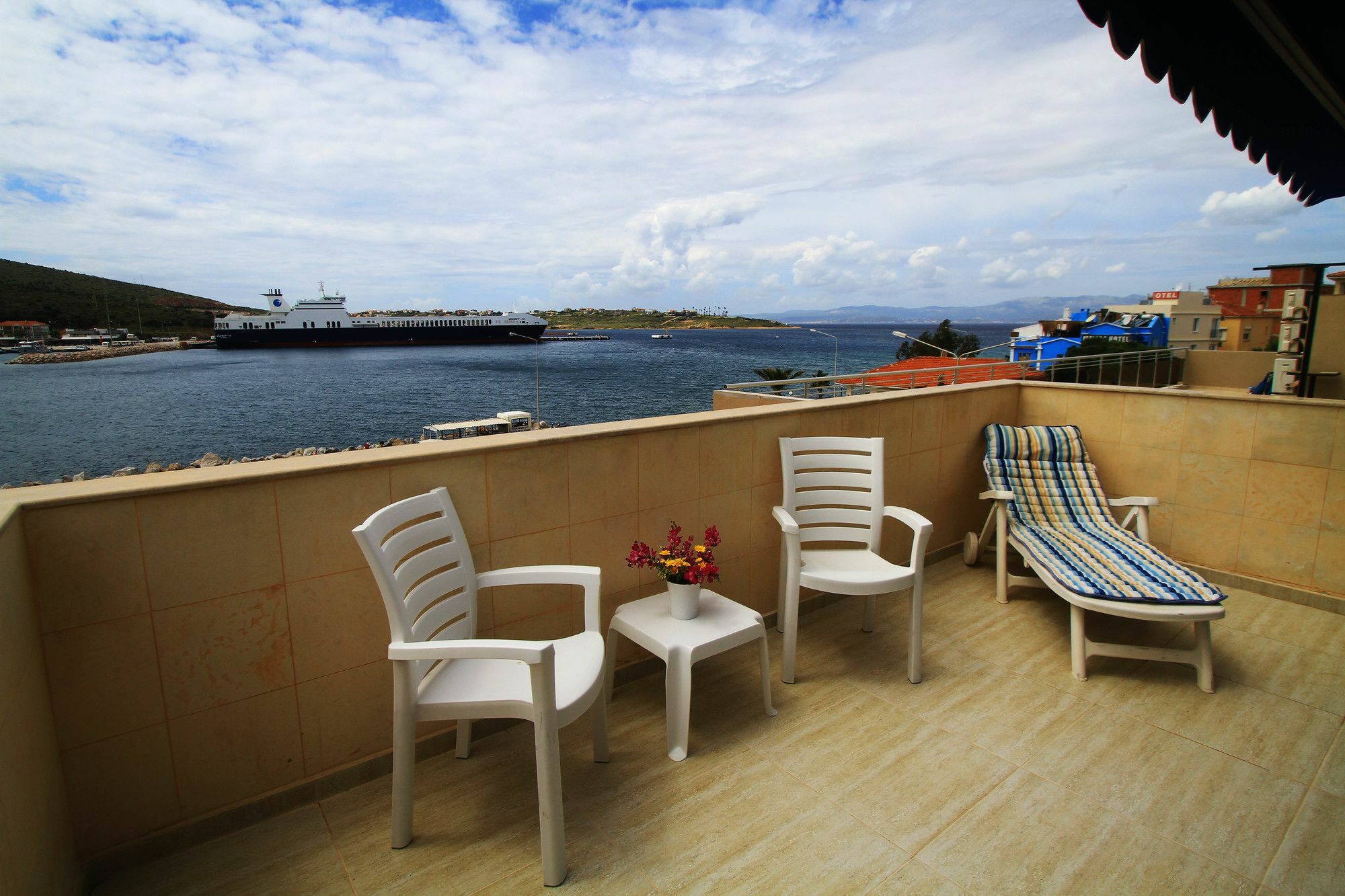 Larimar Boutique Hotel Кешме Экстерьер фото